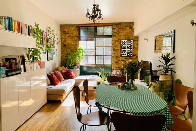 Flat 2 Canada Wharf, 255, Rotherhithe Street, London photo 2