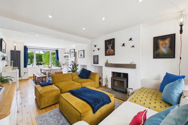 97, Barnes Avenue, Dronfield photo 2