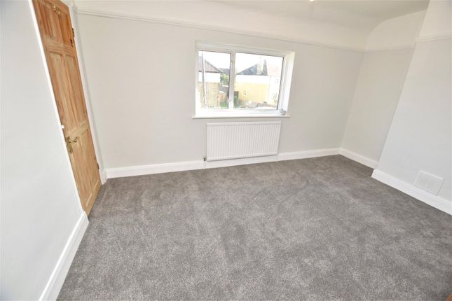 46, Unwin Road, Isleworth photo 4