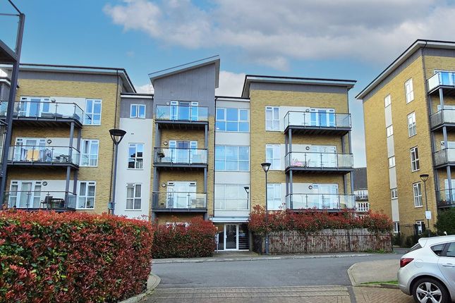 Flat for sale in Pennyroyal Drive, West Drayton