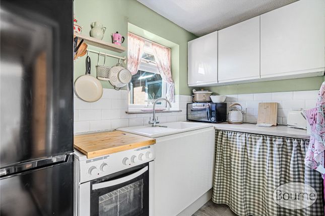 31, Wellesley Close, Ash Vale photo 4