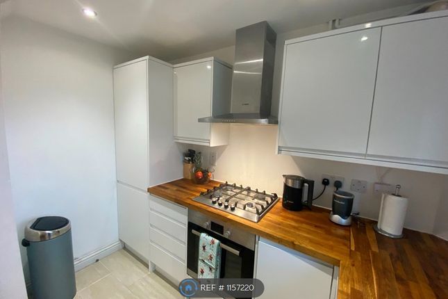 Wren Court, New Road, Slough photo 5