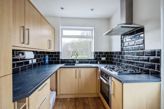 208, Stanks Lane South, Leeds photo 3