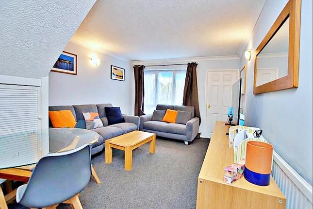 2-bed house on 15, Meryfield Close, Borehamwood, £425,000