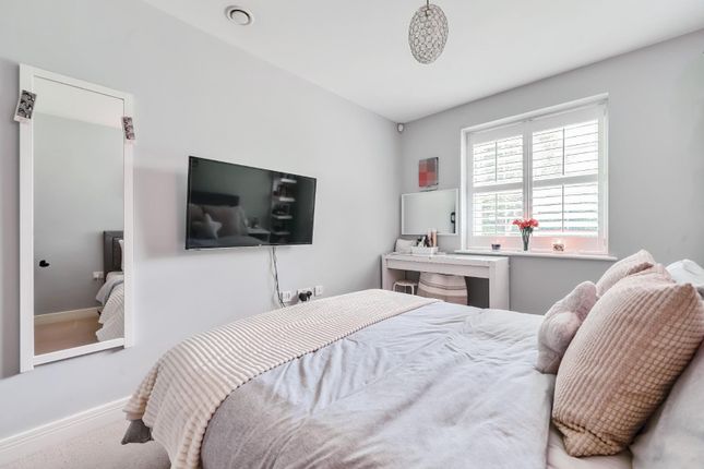 Flat for sale in Imperial Road, Windsor