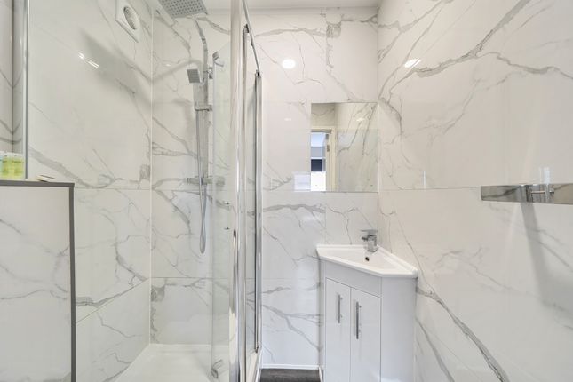 Flat 21, 5, Sutherland Avenue, London photo 4