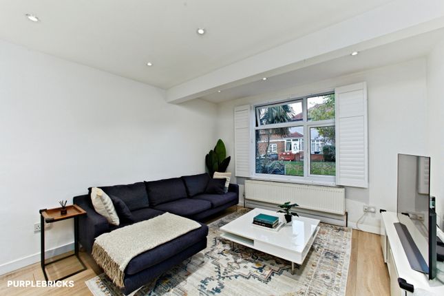 Cartmel Gardens, Morden photo 3