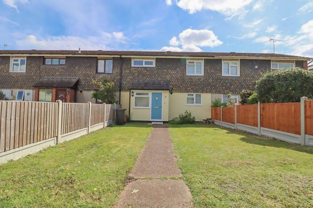 Terraced house for sale in Lapwing Road, Wickford