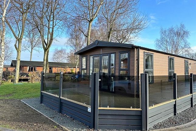 Mobile/park home for sale in Cliffe Country Lodges, Cliffe Common, Selby