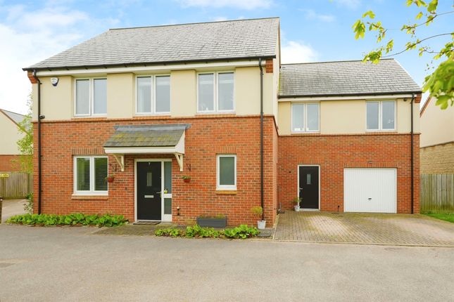 Thumbnail Detached house for sale in Tayberry Close, Bicester