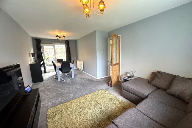 32, Slade Valley Avenue, Rothwell photo 4