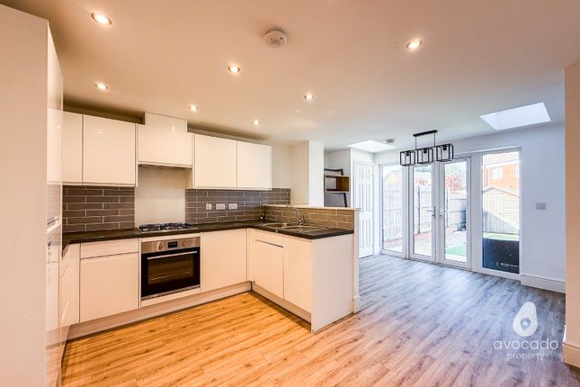 75 Garrett Drive, Shinfield, Berkshire photo 2