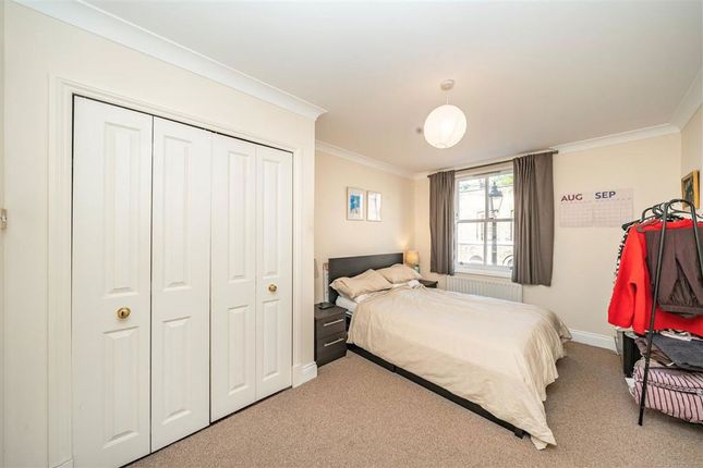 Flat 23, Bentham House, 7, Falmouth Road, London photo 4
