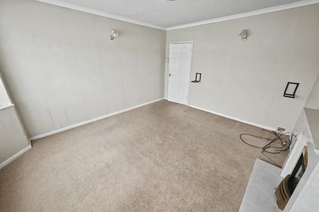 26, Rupert Brooke Road, Rugby photo 3