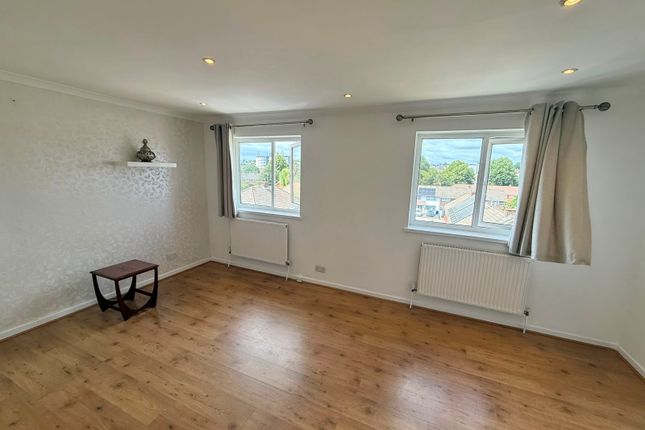 8, Pendoylan Court, Llandovery Close, CARDIFF photo 3