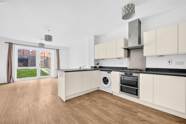 39, Marine Crescent, Ilford photo 4