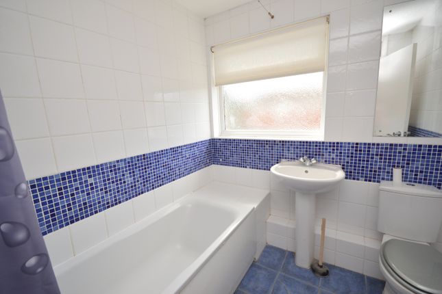 8, Solent Close, Lymington photo 4