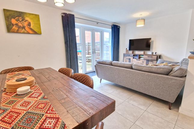 91, Pioneer Way, Bicester photo 4