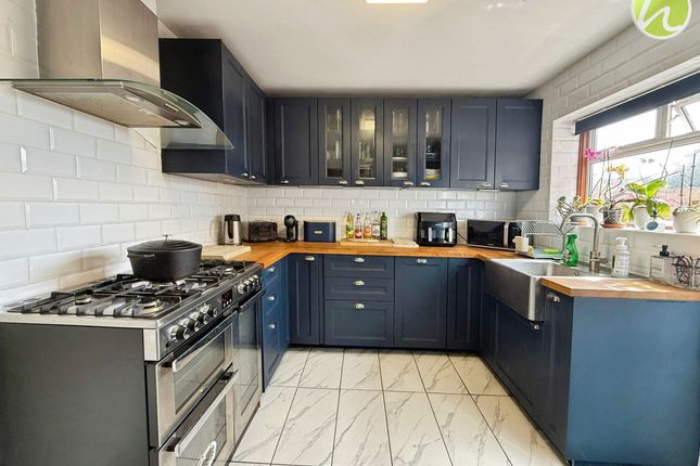 50 Victoria Road, Stanford-Le-Hope photo 3