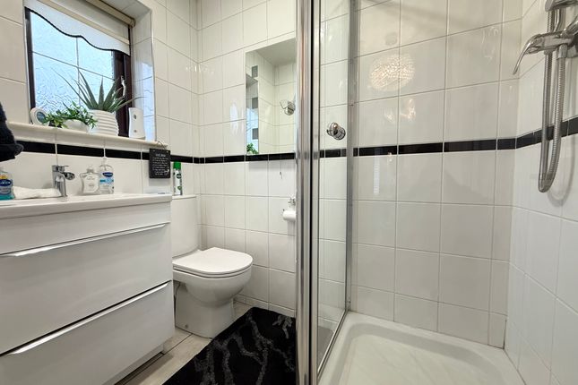 22 Bron Y Deri, Mountain Ash photo 5