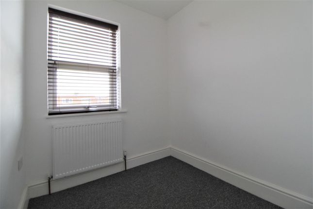 Semi-detached house to rent in Cradley Road, Hull