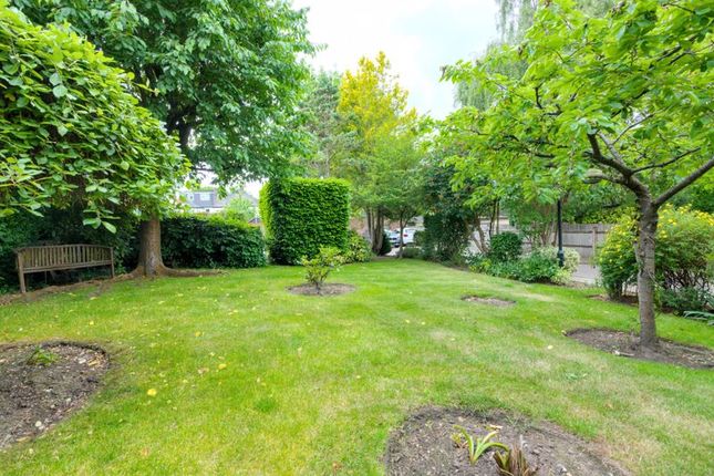 51d, Puller Road, Barnet photo 2