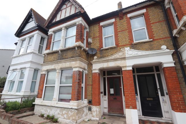 Thumbnail Flat to rent in Chancellor Road, Southend-On-Sea