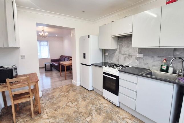18, Burnell Avenue, Welling photo 3