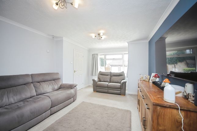 4, Feversham Way, TAUNTON photo 4