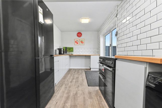 31, Albert Drive, Leeds photo 2