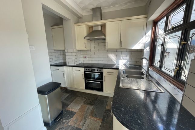 53, Inverness Drive, Hainault photo 5