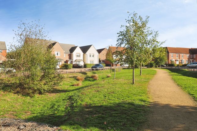Meadow Crescent, Nottingham photo 2