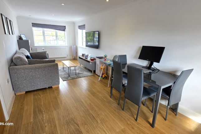 1 Bed Flat For Sale Victoria Road, East Barnet En4