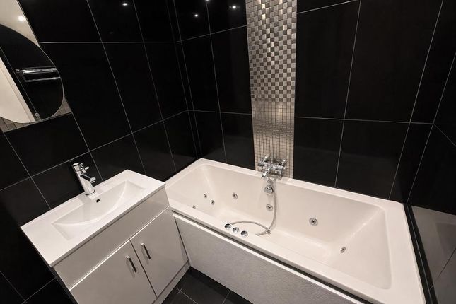 peel court, slough photo 5