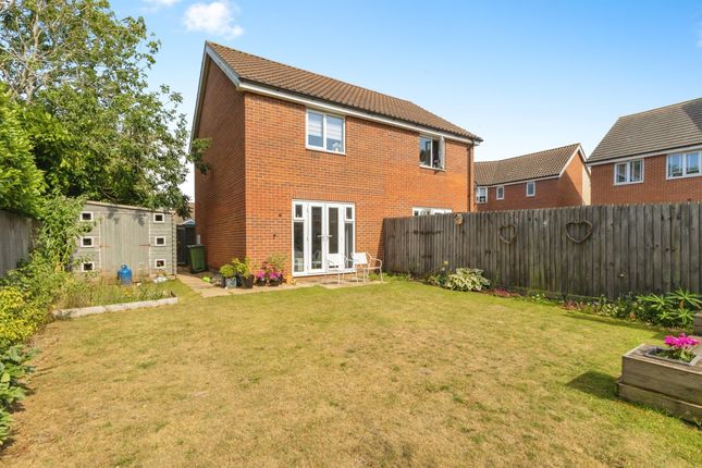 32, Tortoiseshell Drive, Attleborough photo 2