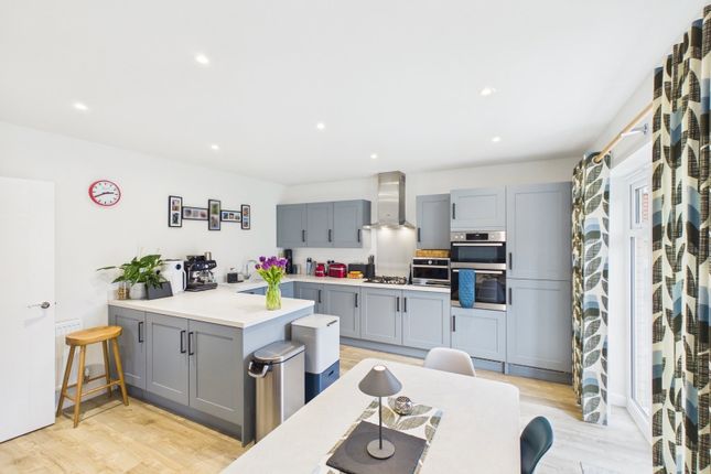 8 Welham Close, Haughley photo 2