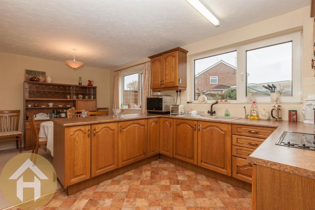 Shakespeare Road Royal Wootton Bassett Swindon Sn4 3 Bedroom
