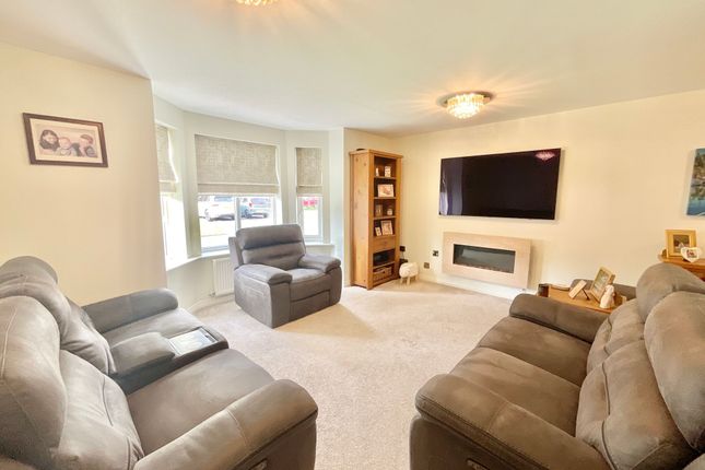 6 Darwin Close, Market Drayton photo 3