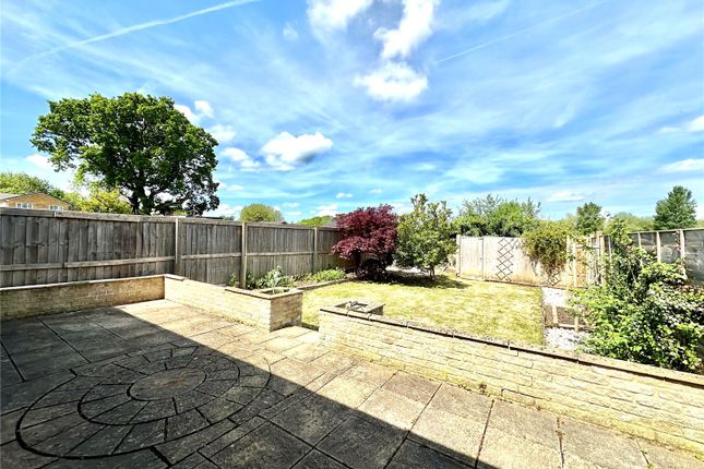 19, Queensfield, Swindon photo 3