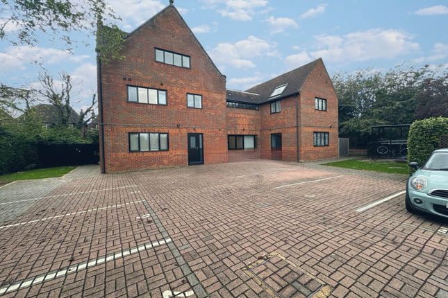 Thumbnail Flat to rent in Silverstone House, Woolstone