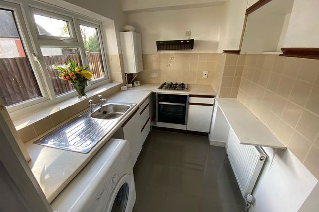 5, Reverend Close, South Harrow photo 3
