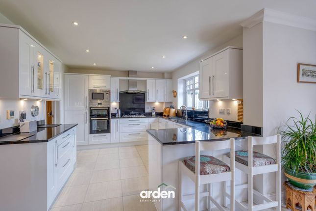 2 Jenkinson Gardens, Worcester photo 3