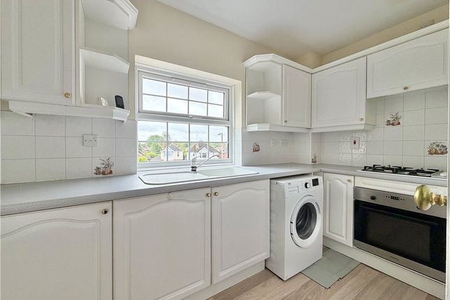 Flat 12, Grosvenor Court,, Montfort Close, Hampshire photo 3