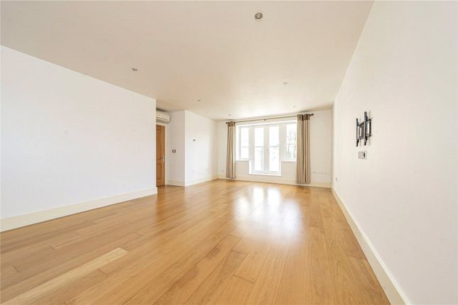 32 Earls House, 10, Strand Drive, Richmond photo 4