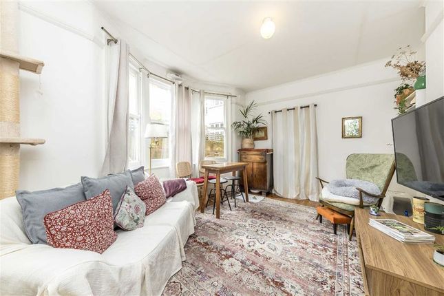Flat to rent in Waller Road, London