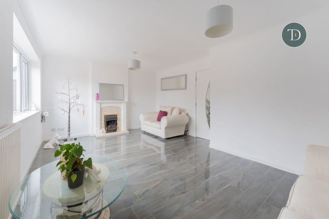 5, Thomas Close, Ellesmere Port photo 4