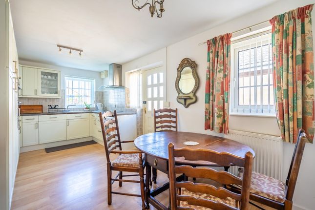 15, Farriers Croft, York photo 3
