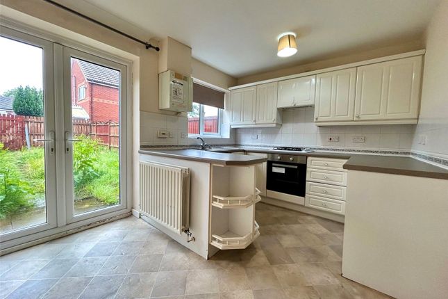 8, Skipton Close, Preston photo 3