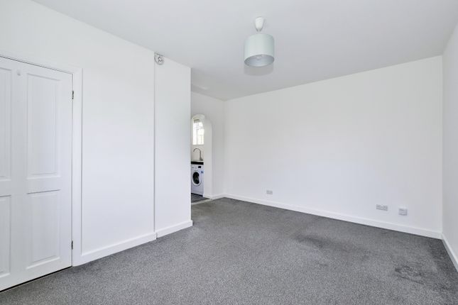 Studio for sale in Rayleigh House, Shirley Road, Abbots Langley.