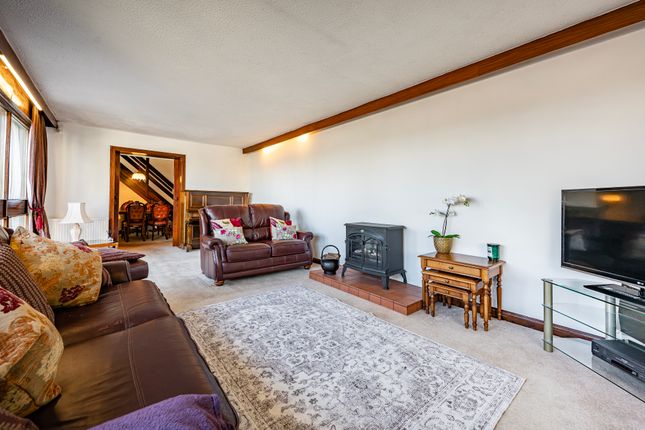 82 Crowhill Road, Bishopbriggs, Glasgow photo 4